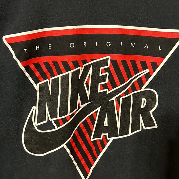 Nike Classic Tee - Picture 2 of 4